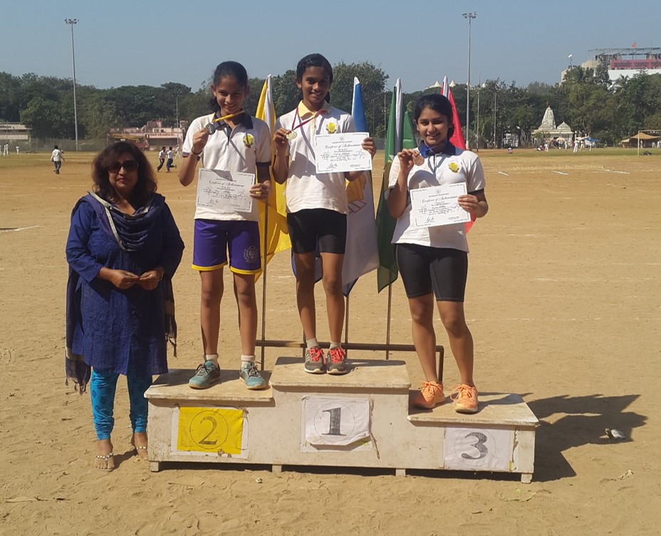 Balmohan Vidyamandir: 100 Mts Std VII Girls Winners