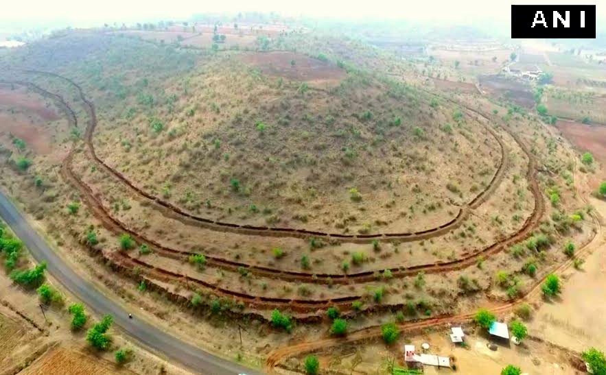 Jalyukt Shivar Abhiyan Progress Tracker