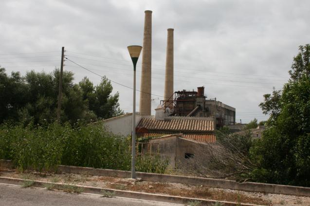 Endesa's Alcudia Power Station in Baleares province. The Balearic Climate Change Law establishes the closure of units III & IV by 2025, (subject to the installation of the second cable connecting the Balearic Islands to the Peninsula). Until then, they can continue operating for a limited number of hours.