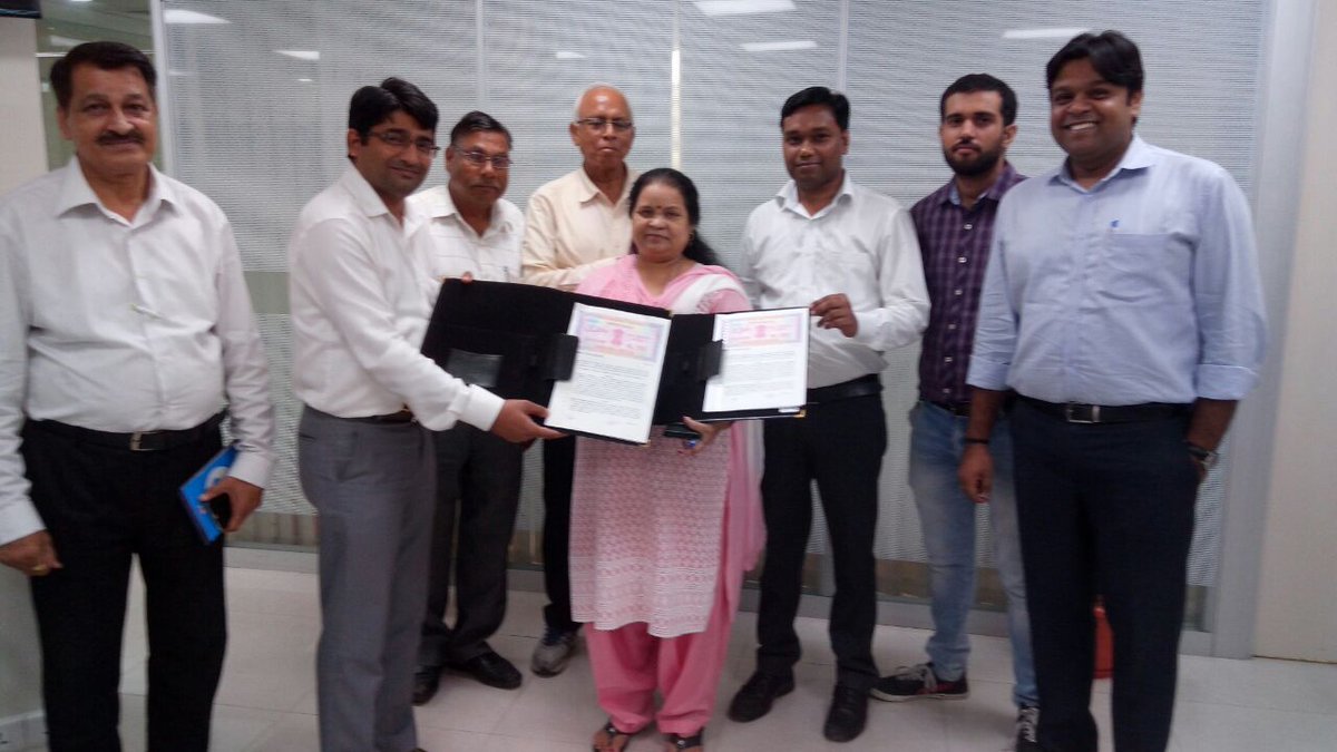 50+ National Federation of Farmers' Procurement, Processing and Retailing Cooperatives of India Ltd, (NACOF) will serve as distribution points in rural areas where consumers in villages can purchase efficient appliances. An agreement was signed to this effect between NACOF and EESL.