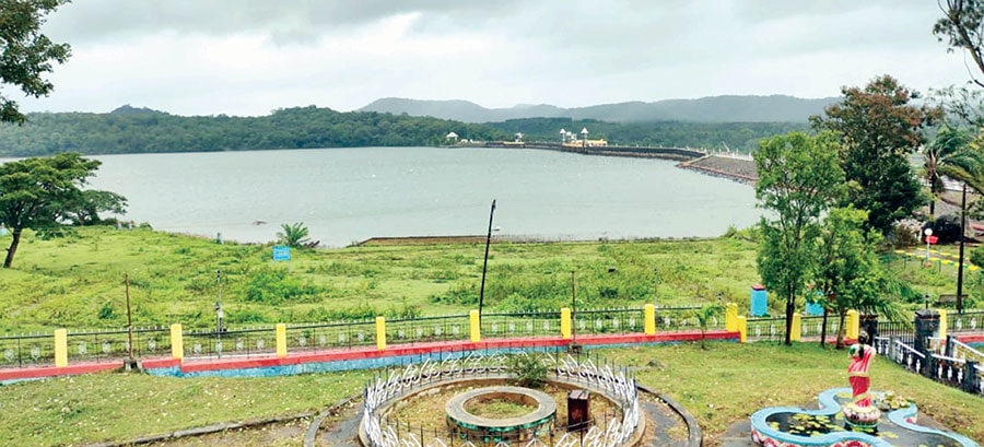 Harangi Dam. At 31% of its live capacity of 8.50 tmc. Was at 3.43 tmc on the same day last year. Water levels at 859 m as against FRL of 871 m. The reservoir which is one of the major tourist attractions in Kodagu district will be open for tourists from 16 Nov according to the reservoir executive engineer Mahendra Kumar. It provides irrigation facility to 1.34 lakh acres of farmland. The right bank canals irrigate lands in Kodagu district, Periyapattana, Hunsur and KR Nagar taluks of Mysuru district while the left bank irrigates land  in Arkalgud taluk of Hassan district.