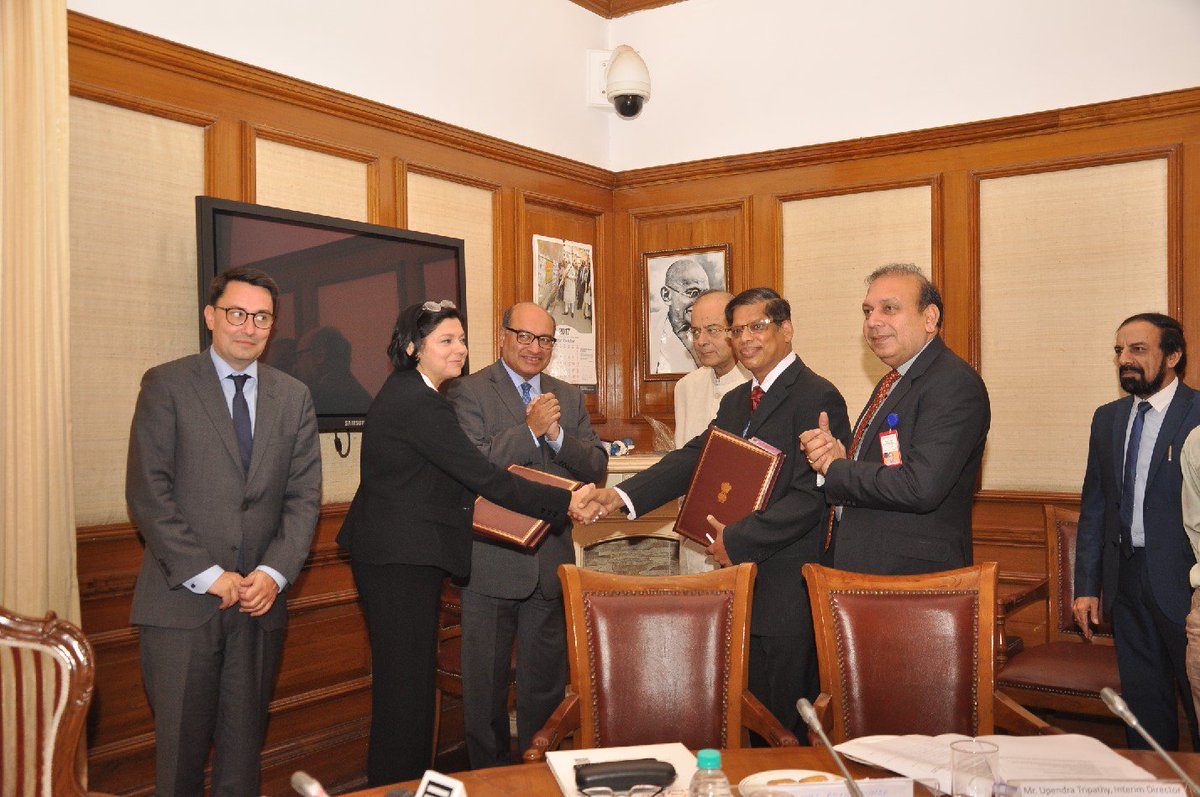 ISA and the European Bank for Reconstruction and Development (EBRD) signed Joint partnership Declaration. The two will work as financial partners for promotion of Solar Energy.