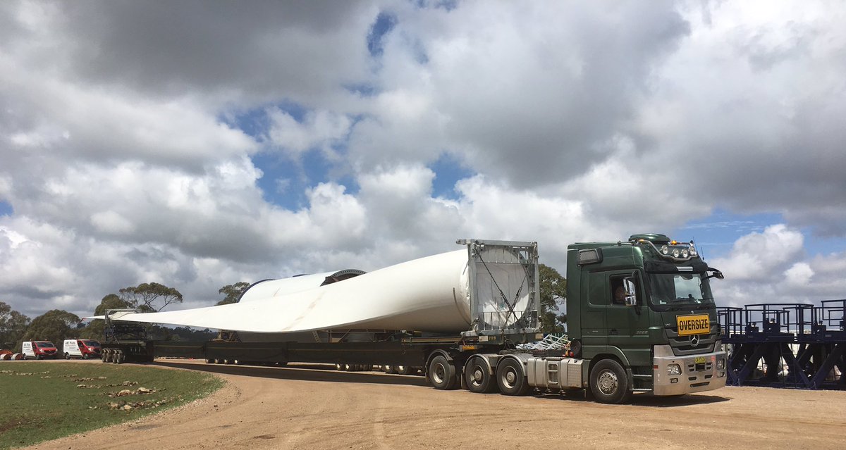 First blade arrives at the farm!