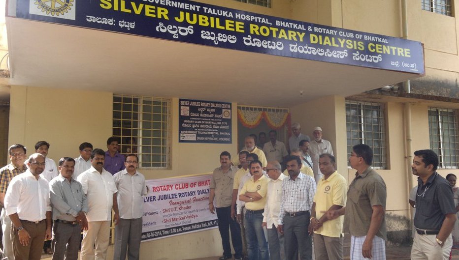 since the start of operations of the Silver Jubilee Rotary Dialysis Center (SJRDC) in Bhatkal, Karnataka. To commemorate 25 years of community service in Bhatkal, the Rotary Club of Bhatkal established this special medical facility in the town to serve the requirements of patients of chronic renal disease.