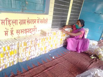 Self help groups producing masks and sanitizers across Jharkand