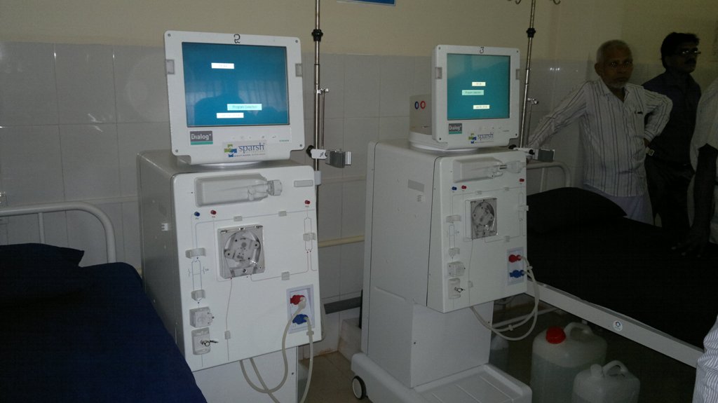 spent by the Club (US$ 45,454) which it collected as donations. The following equipment was installed: 4 dialysis machines, RO water treatment plant & infrastructure like 4 dialysis beds, air- conditioning units, medical stores facility, sanitation & sterilization units.