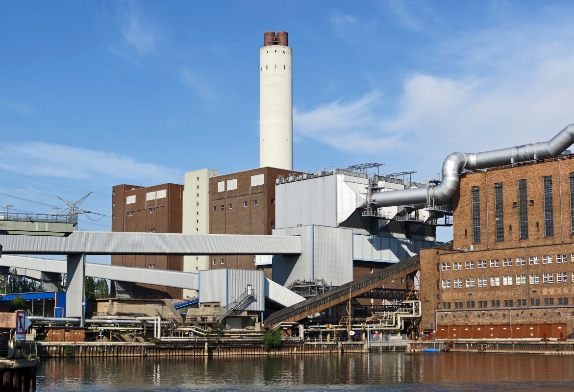 Vattenfall announced it would shut down its 132 MW Berlin-Reuter power plant by 2030.