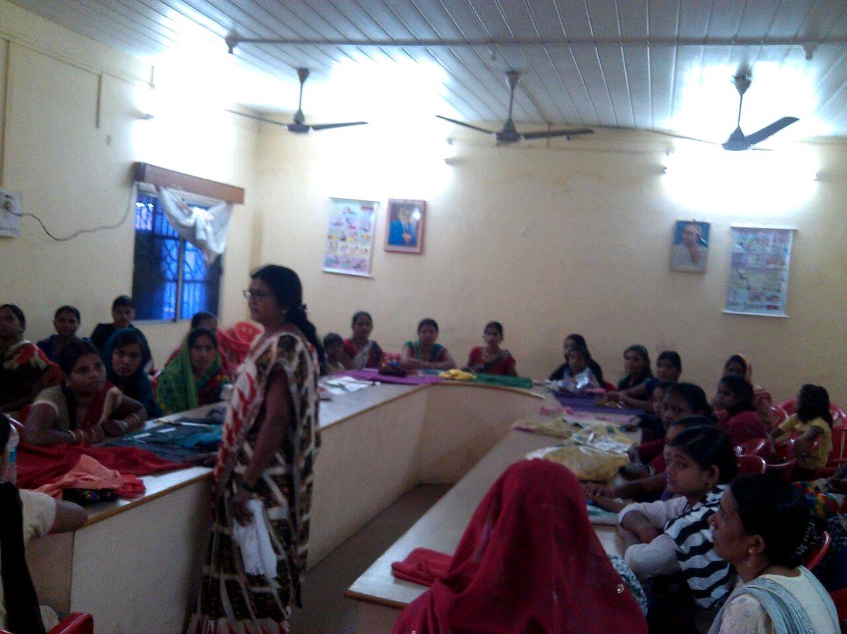 women from areas around Majri Colliery attended the “Tailoring and Apparel Designing” skill development program. The sessions were held on 17 Nov 2016.